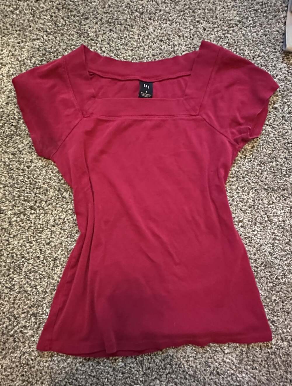 Really Freaking Cute GAP Burgundy Square Neckline Short Sleeve Top